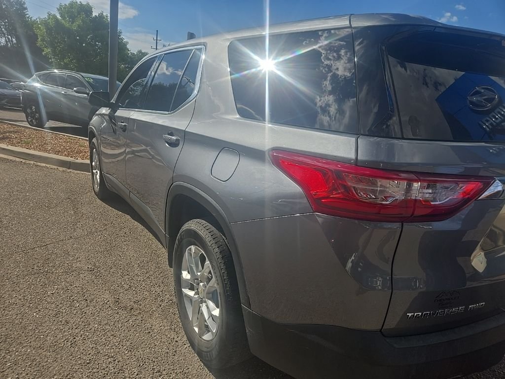 Used 2021 Gray Chevrolet LS image 4