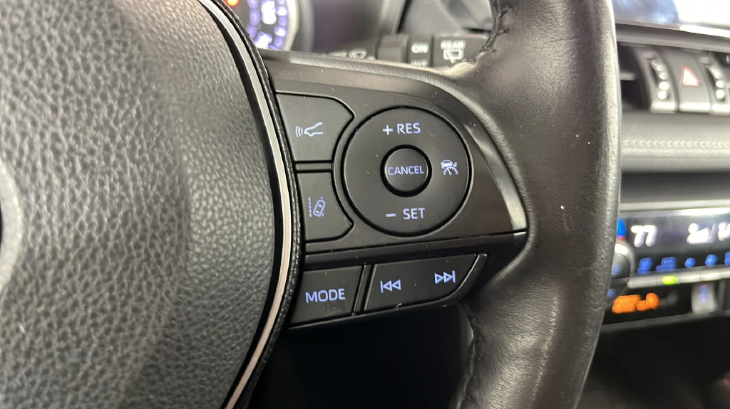2019 Toyota RAV4 XLE Premium - Photo 25