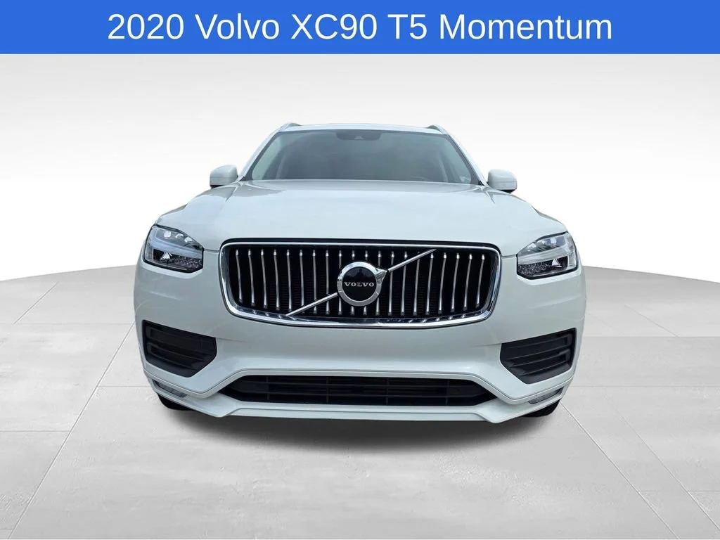 Used 2020 White Volvo T5 Momentum 7 Passenger image 9