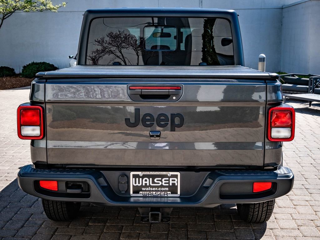Used 2023 Granite Crystal Metallic Clearcoat Jeep Sport S image 7