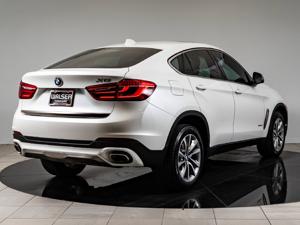Used 2019 Mineral White Metallic BMW xDrive35i image 10