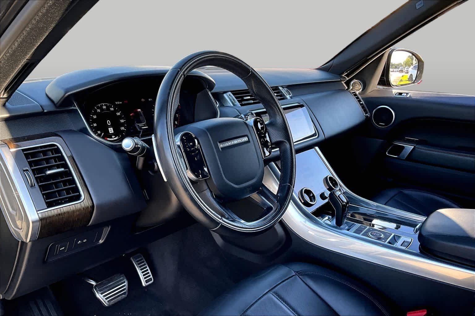 Used 2020 Santorini Black Metallic Land Rover HSE Dynamic image 16