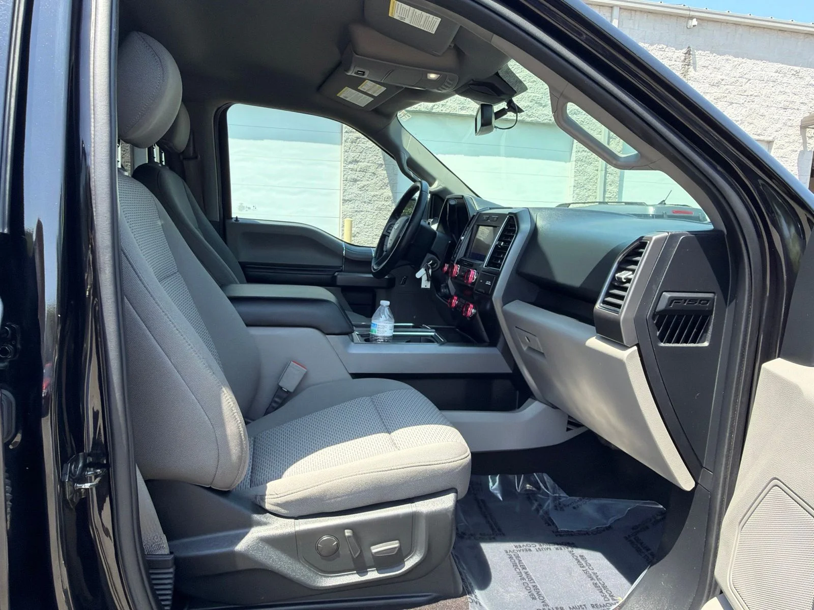 Used 2020 Black Ford XLT image 25