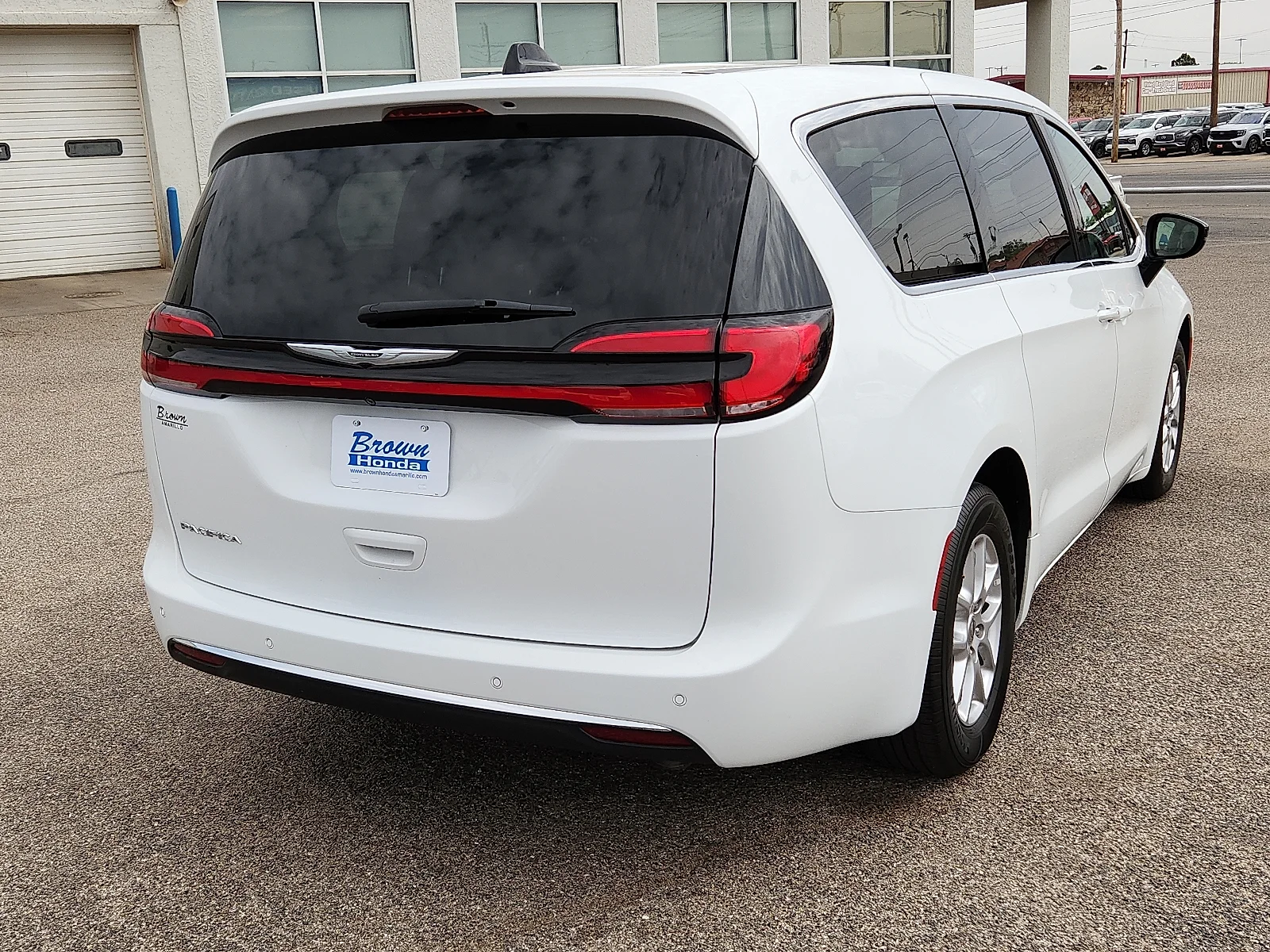 2024 Chrysler Pacifica Touring L - Photo 10