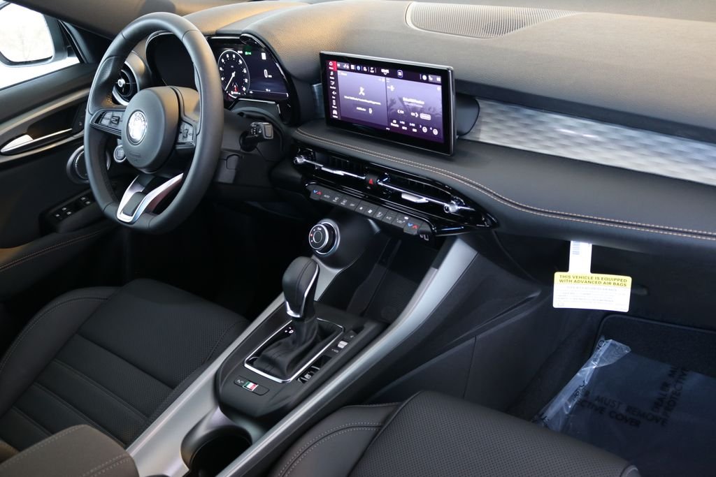 New 2025 Milano White Exterior Paint Alfa Romeo Base image 38