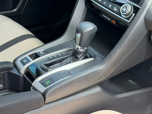 Used 2017  Honda EX image 31