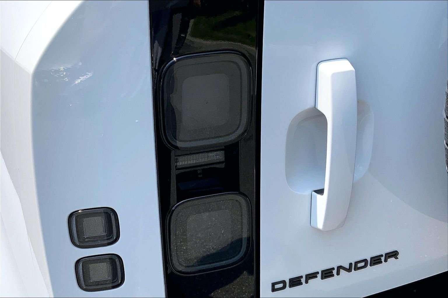 New 2026 Fuji White Land Rover X-Dynamic SE image 14