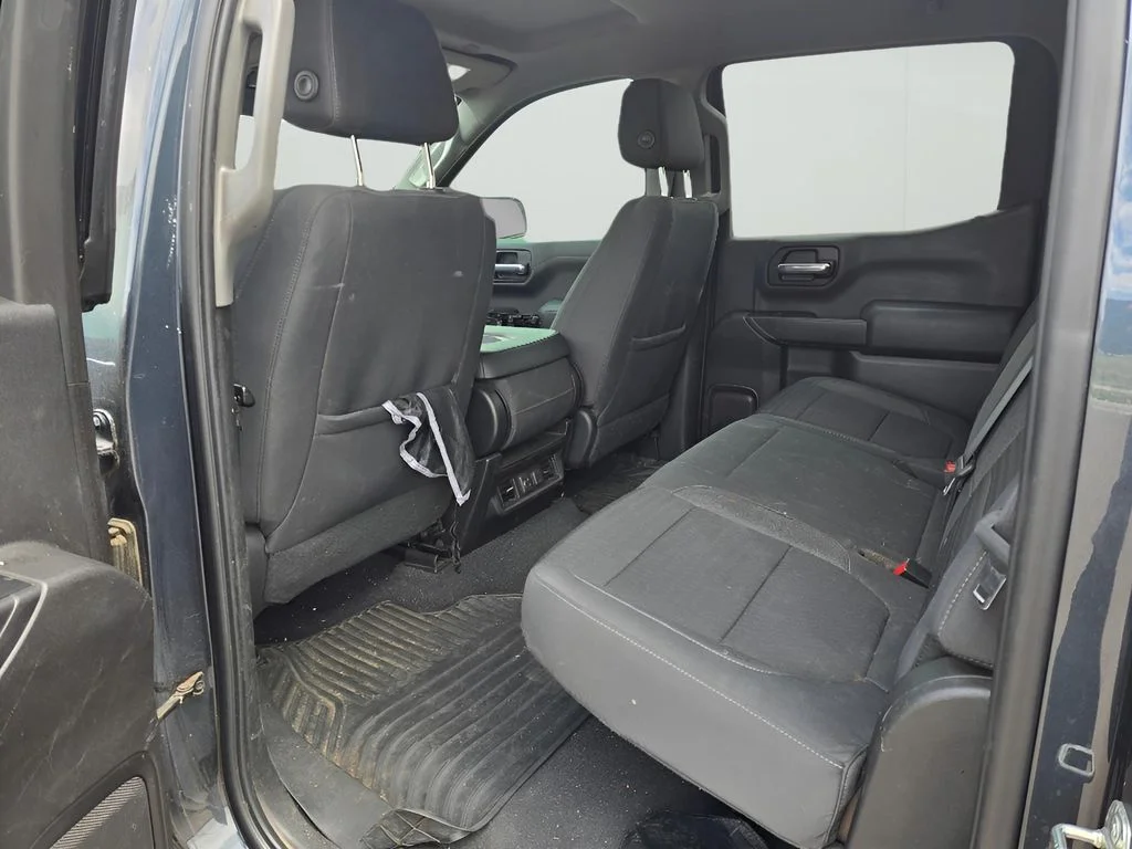 Used 2020 Shadow Gray Metallic Chevrolet LT image 25