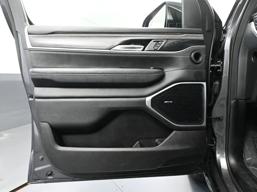 2024 Jeep Wagoneer Series II - Photo 18