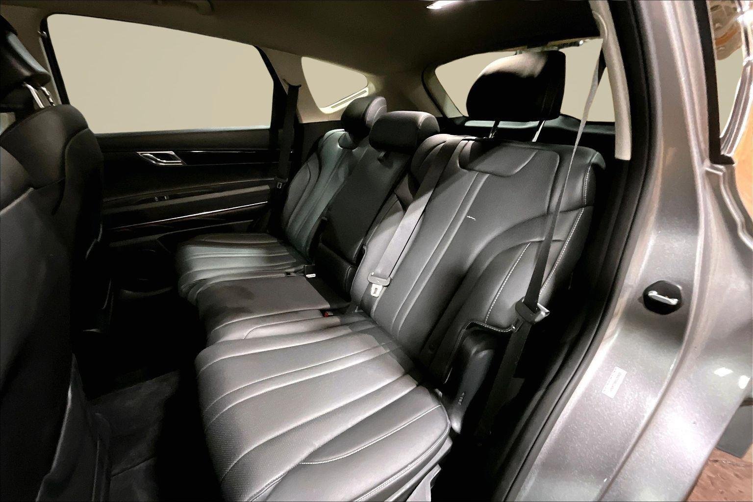 Used 2025 Savile Silver Genesis 2.5T Standard image 27