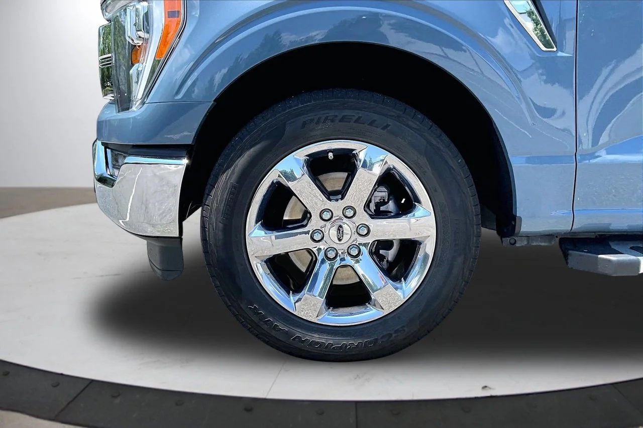 Certified Used 2023 Gray Ford Lariat image 33