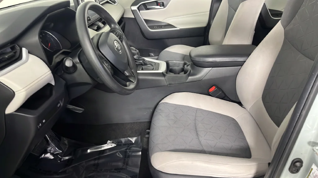 Used 2020 Green Toyota XLE image 16