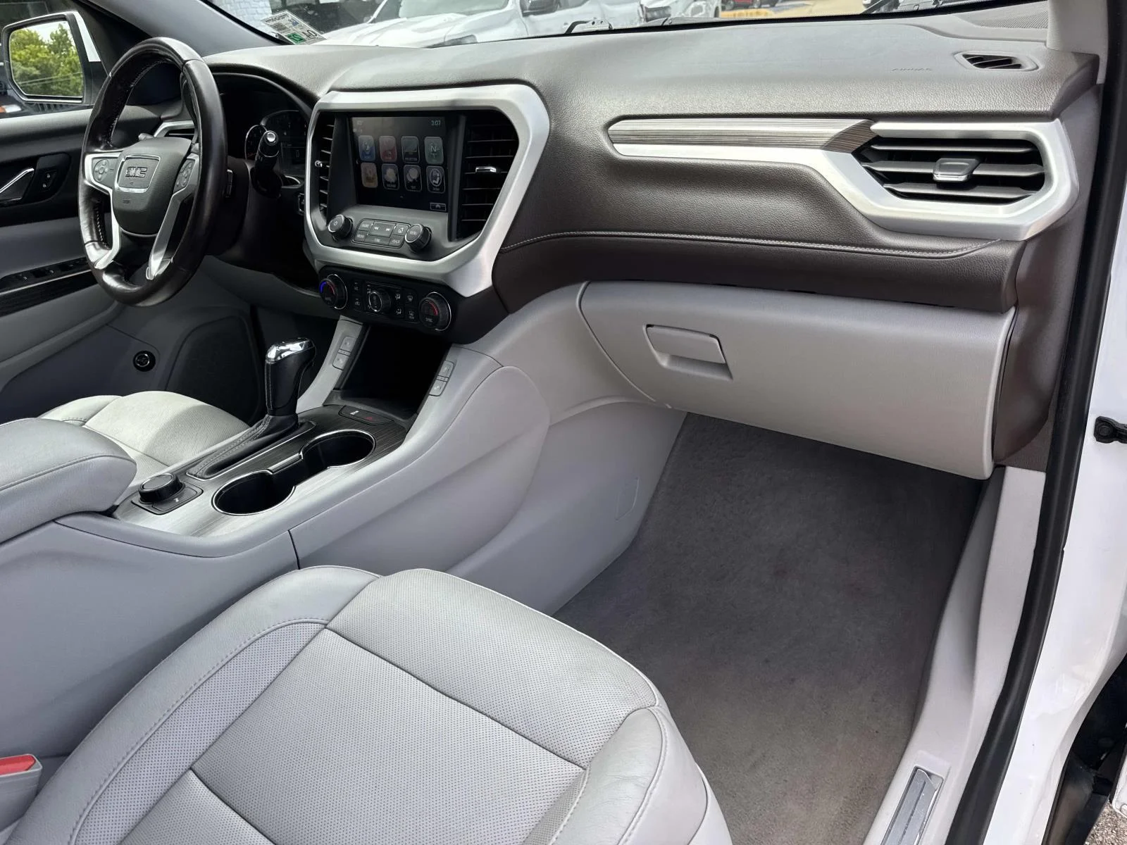 Used 2019 White GMC SLT image 12