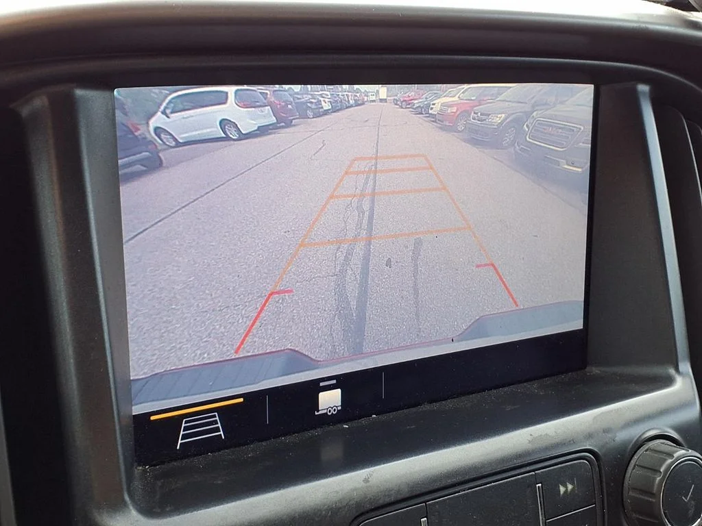 Used 2019 Red Chevrolet Z71 image 22