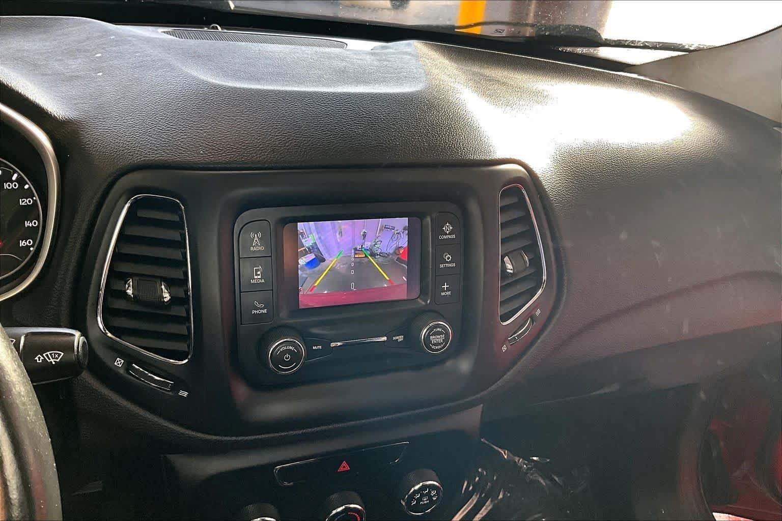 Used 2018 Redline Pearlcoat Jeep Latitude image 29