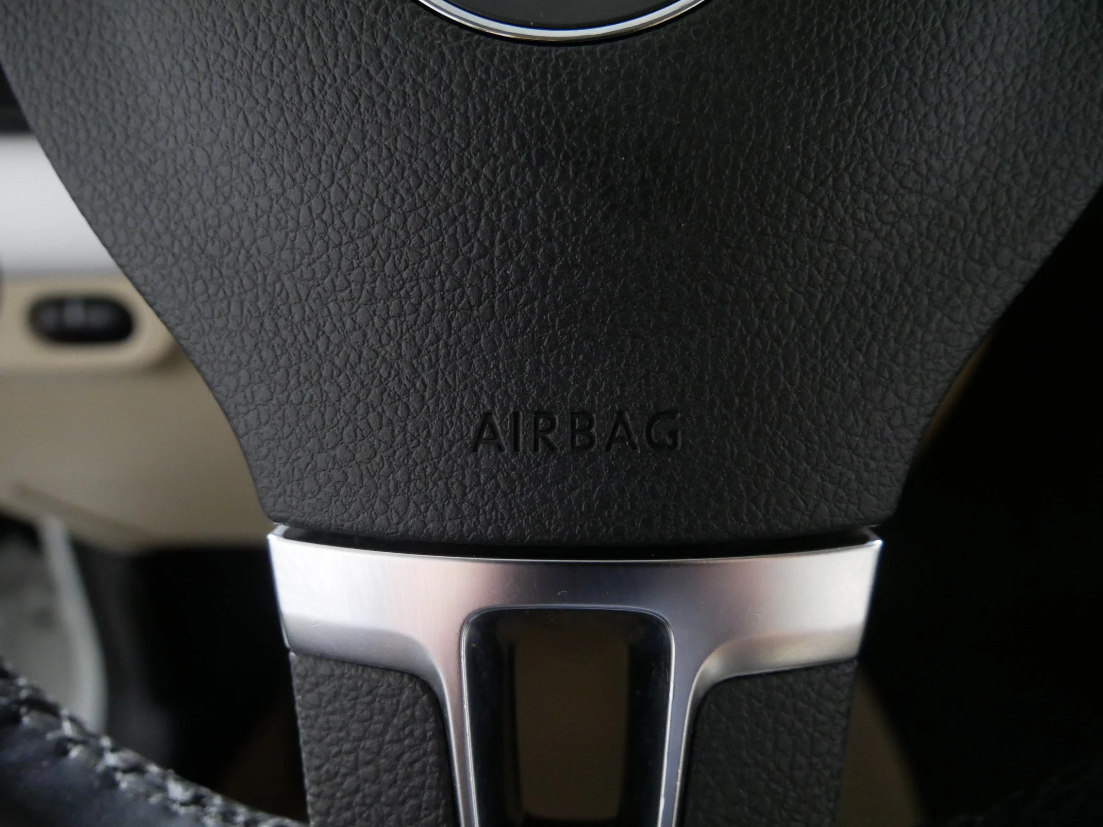 Used 2014 Candy White Volkswagen SE w/Connectivity/Sunroof image 28