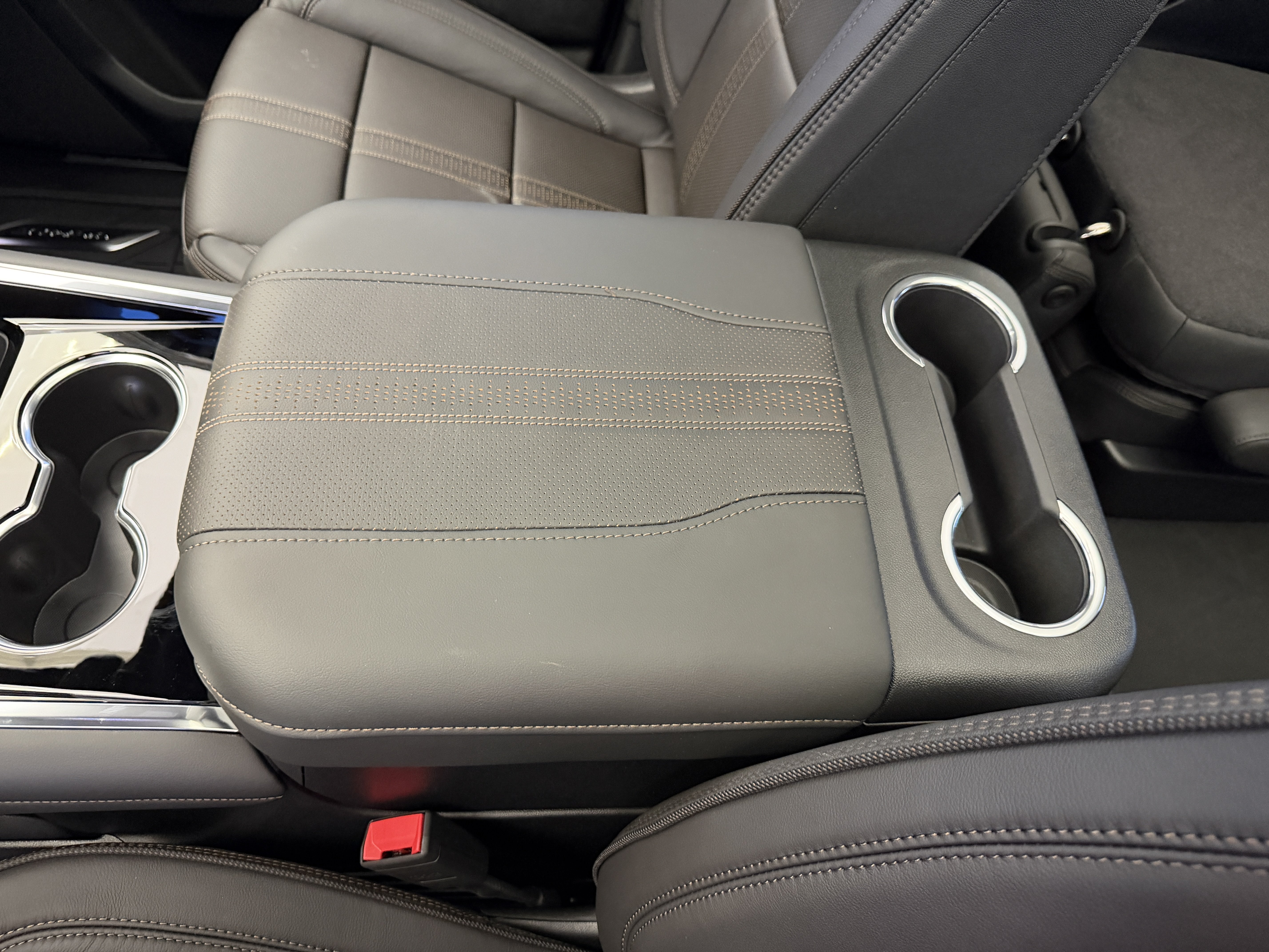 2026 Chevrolet Suburban High Country - Photo 27
