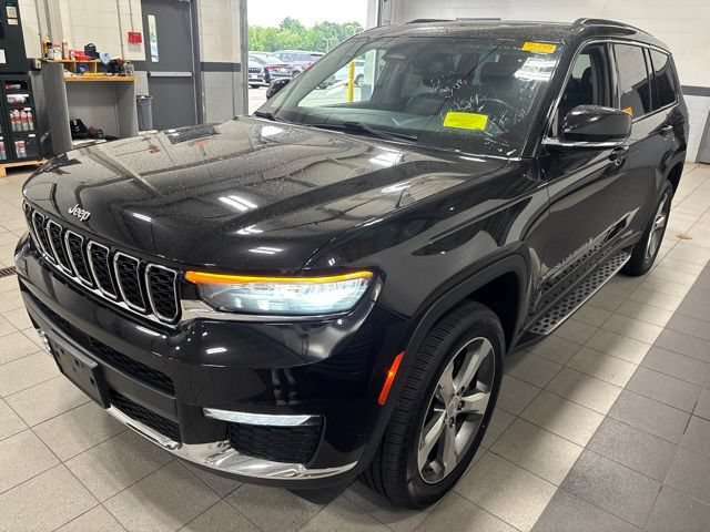 Used 2021 Diamond Black Crystal Pearlcoat Jeep Limited image 3