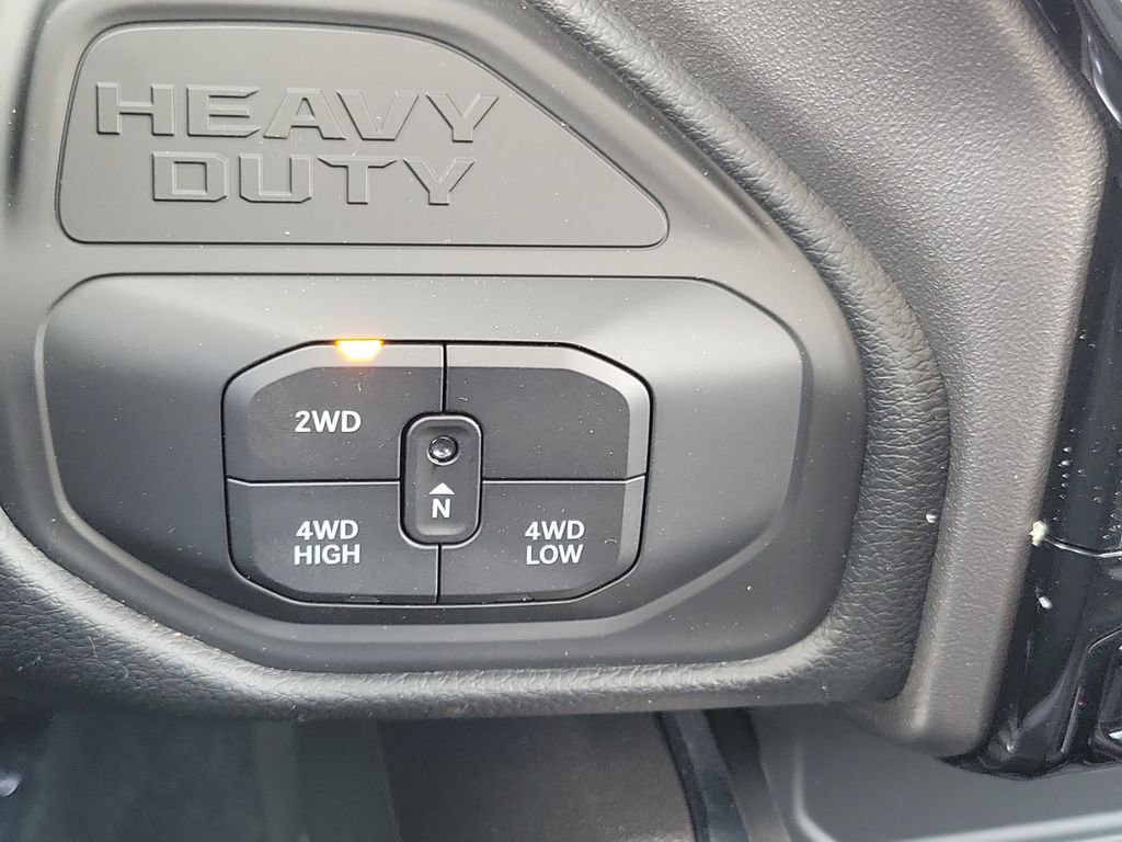 New 2026 Diamond Black Crystal Pearl-Coat Exterior Paint RAM Laramie image 25