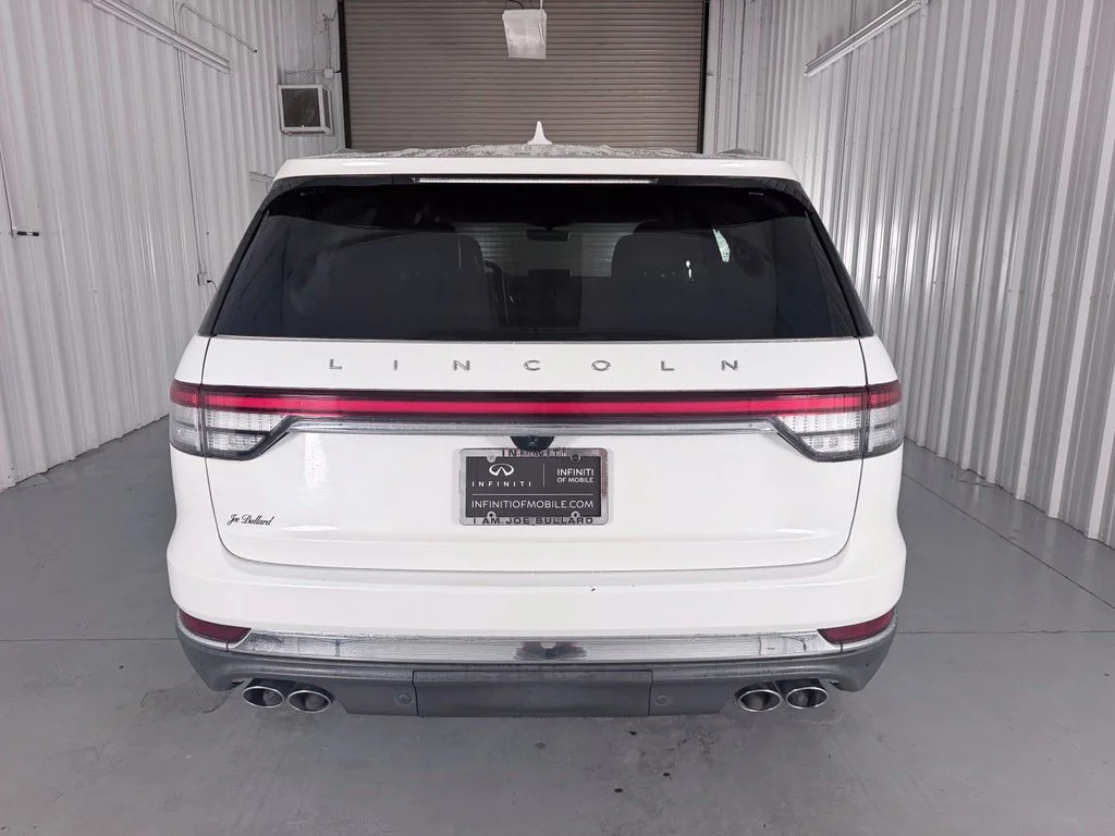 Used 2020 White Lincoln Reserve image 6
