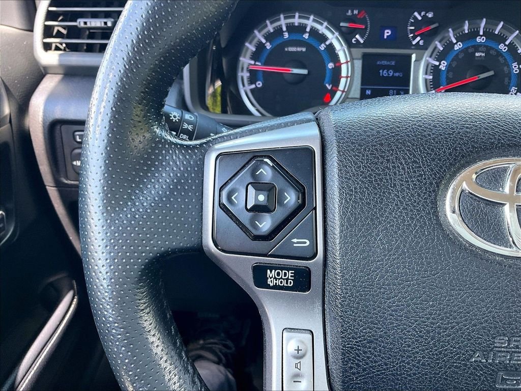 Used 2017 Classic Silver Metallic Toyota SR5 image 22