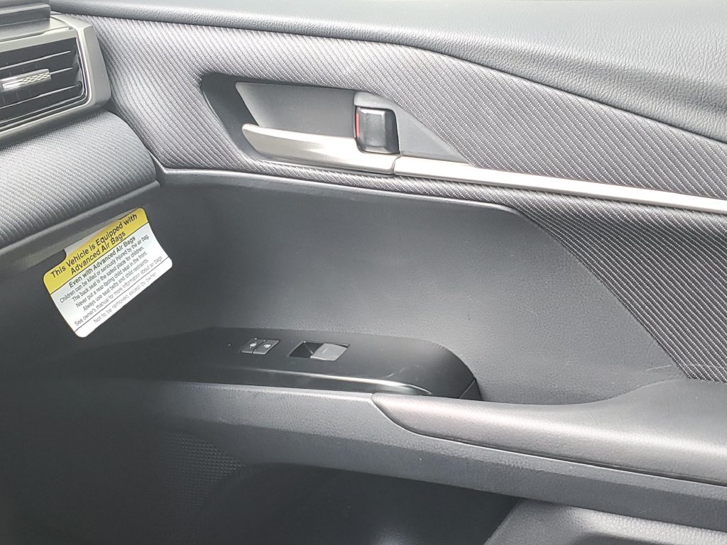 Used 2026  Toyota SE image 27