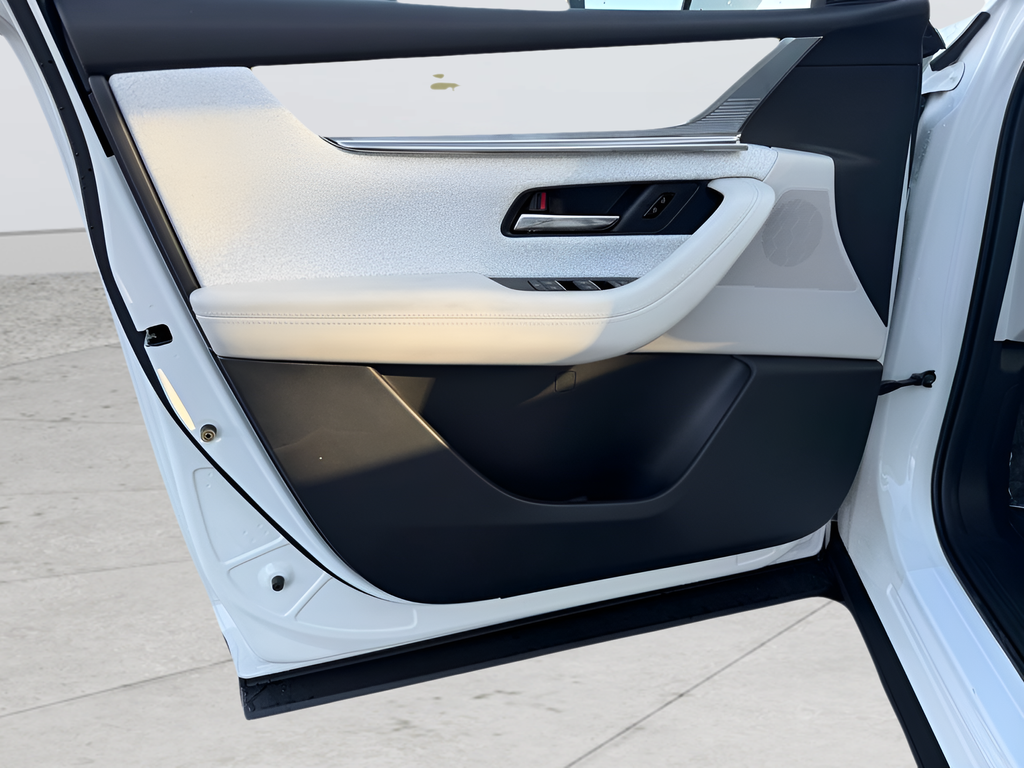 New 2026 Rhodium White Premium Mazda 3.3 Turbo S Premium Plus image 9