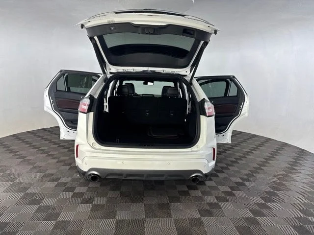 Used 2020 White Ford Titanium image 17