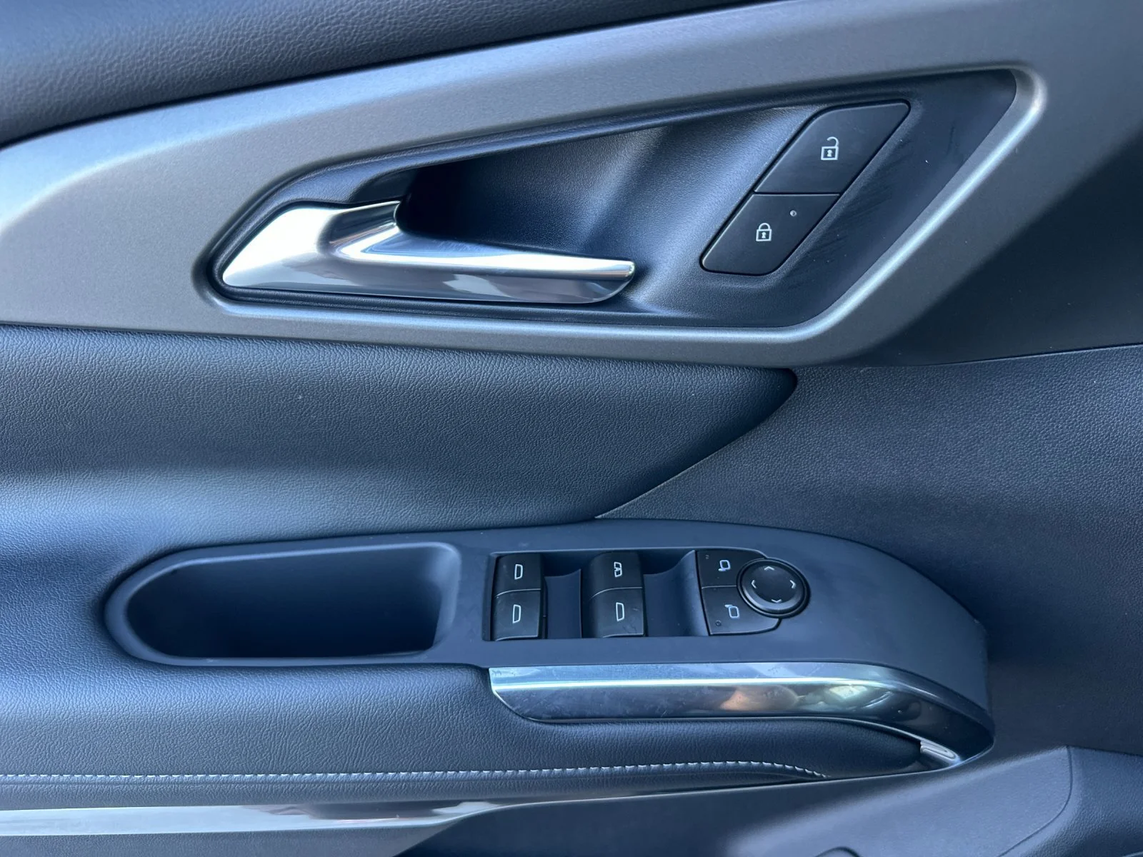 New 2027 Sterling Gray Metallic Chevrolet LT image 11