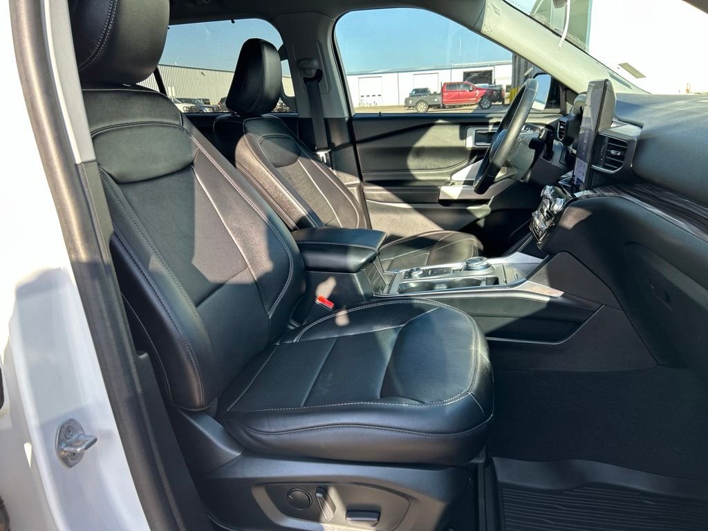 Used 2024 White Metallic Ford Limited image 45