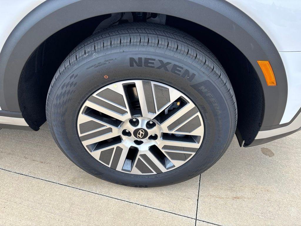 New 2026 White Pearl Hyundai Blue SEL 8P image 10