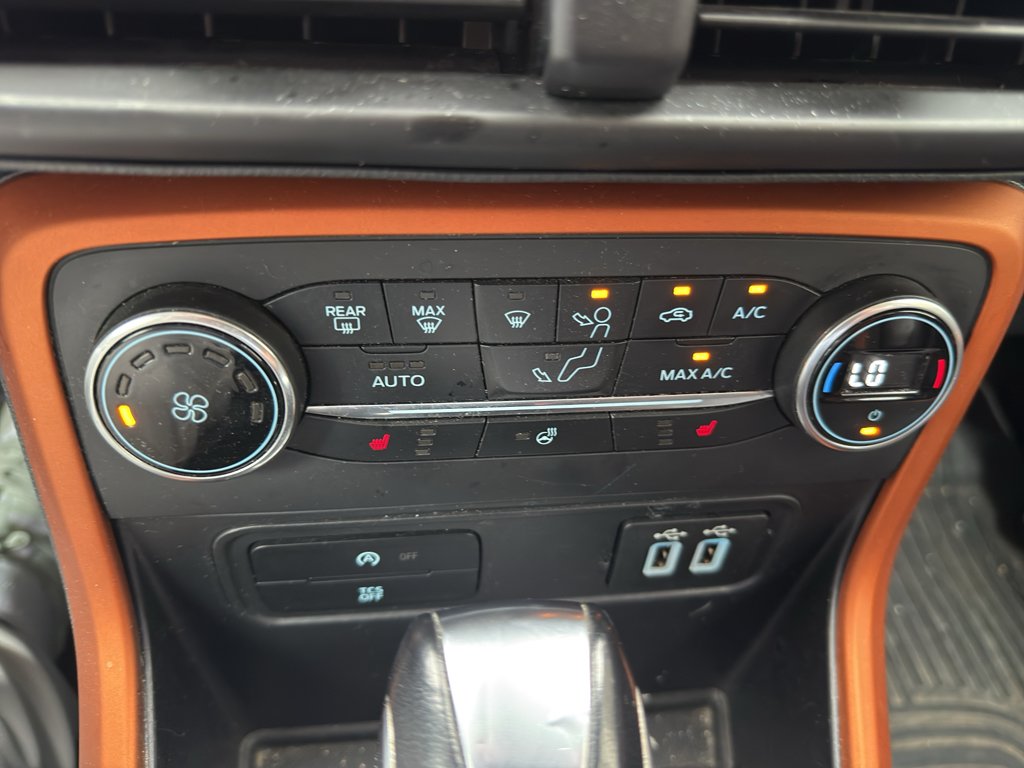 Used 2018 Shadow Black Ford SES image 14