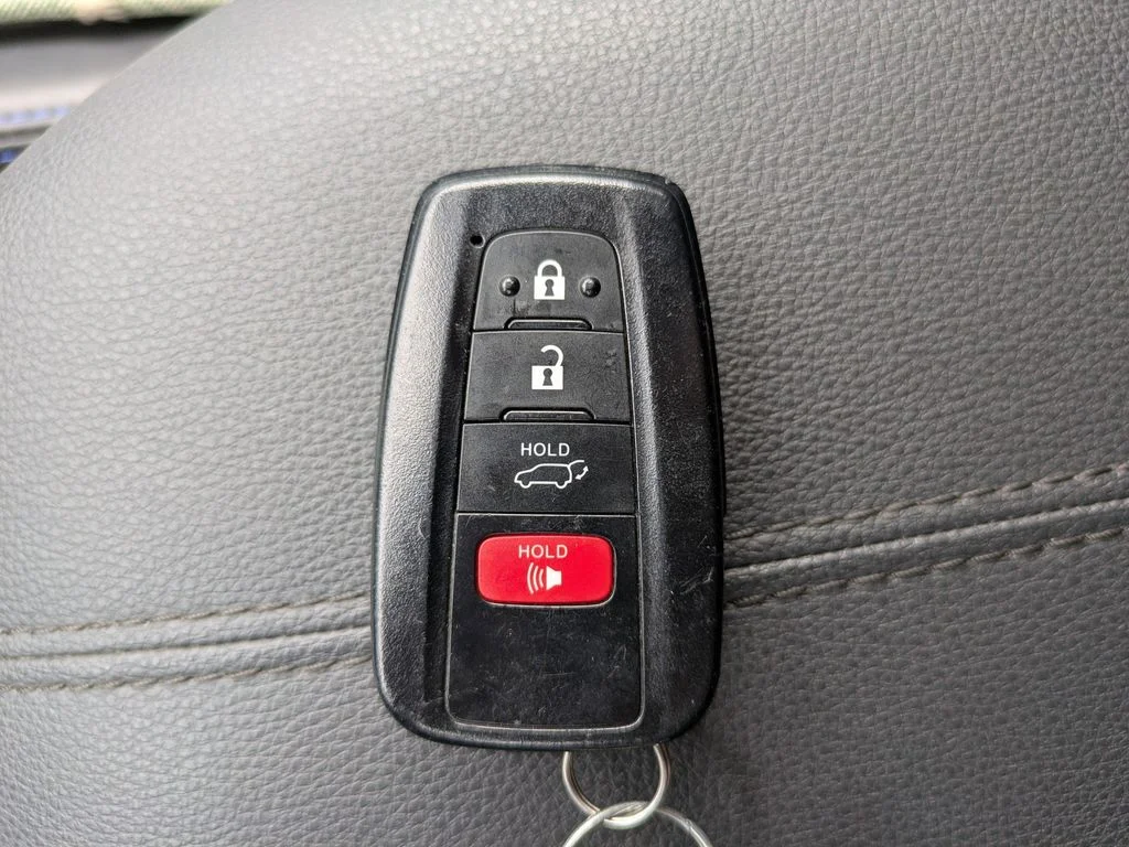 2022 Toyota RAV4 XSE - Photo 30