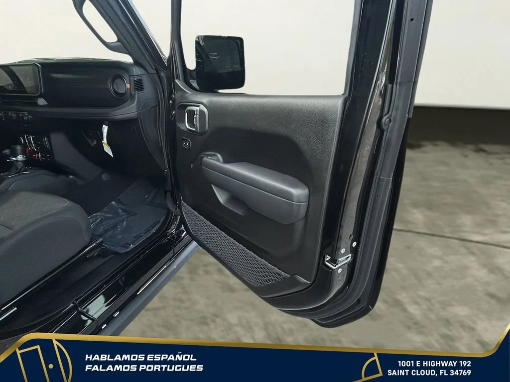 Used 2025 Black Jeep Mojave 4x4 image 30