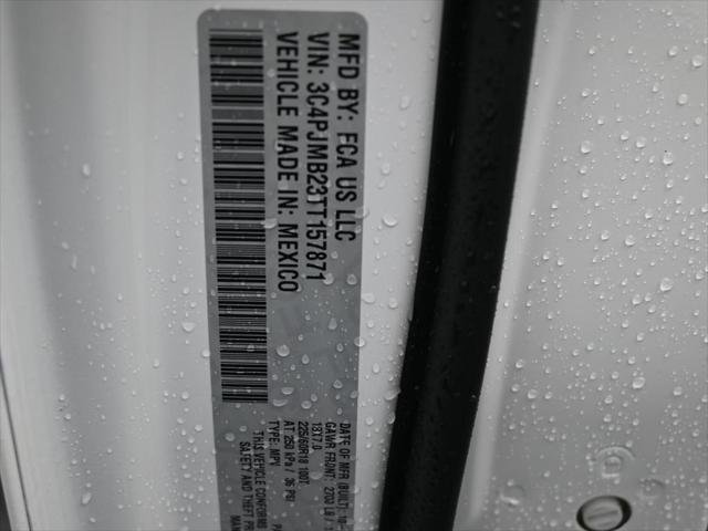 New 2026 Bright White Clear-Coat Exterior Paint Jeep Limited image 20