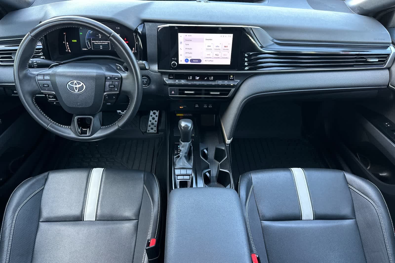 Used 2025 Ocean Gem Toyota SE image 13