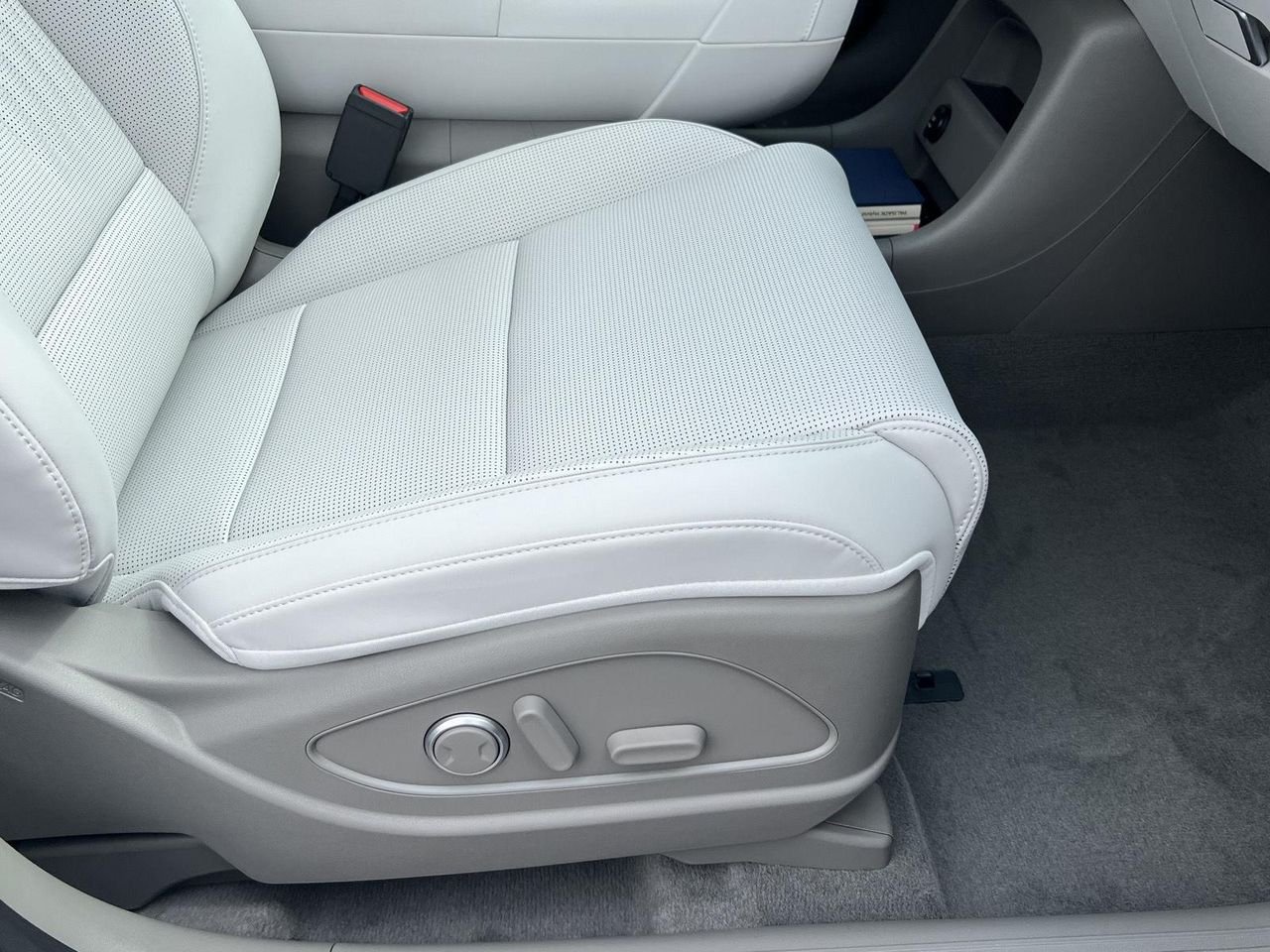 New 2026 Creamy White Pearl Hyundai SEL Premium 8P image 56