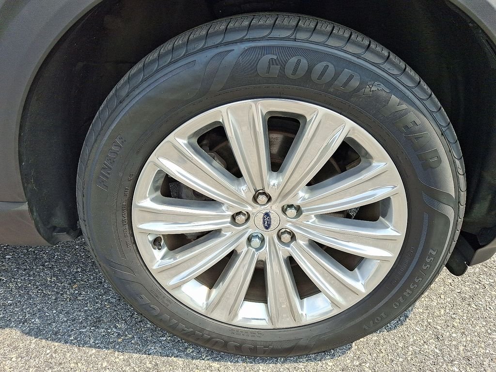 Used 2021 Black Ford Limited image 9