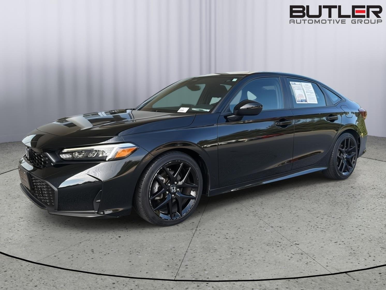 Used 2025  Honda Sport image 2