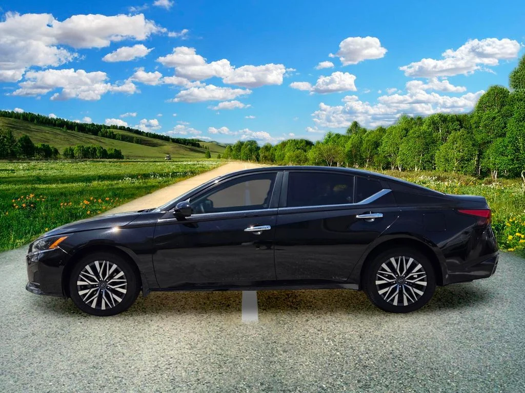 Used 2023 Black Nissan 2.5 SV image 3