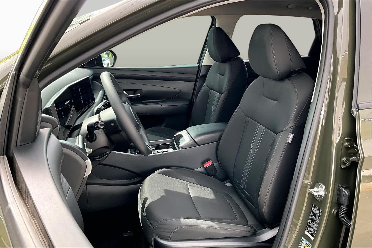 Used 2025 Rockwood Green Hyundai SEL image 8