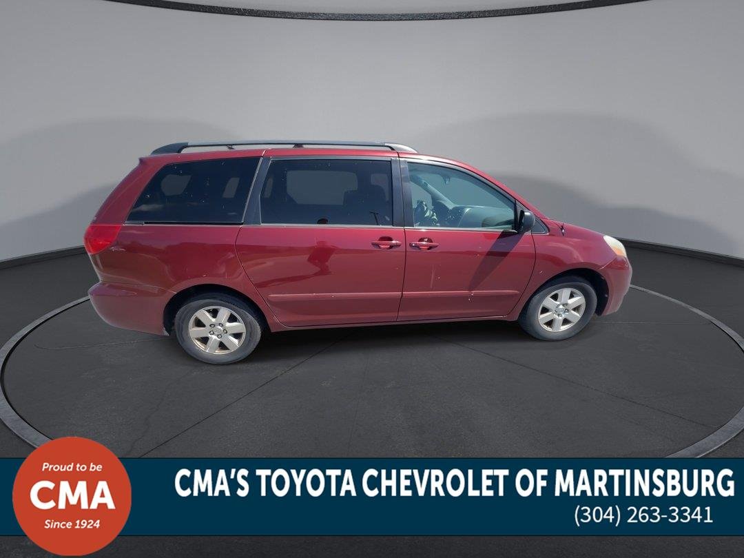 Used 2010 Salsa Red Pearl TOYOTA  image 9