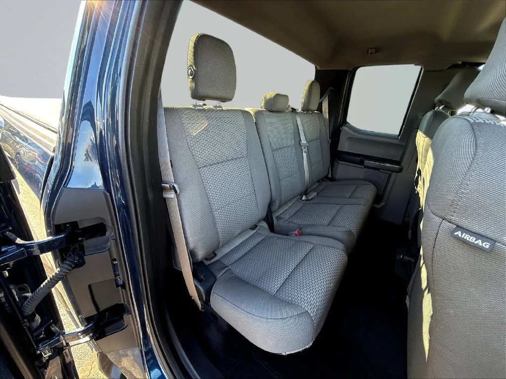 Used 2016 Blue Jeans Metallic Ford XLT image 30