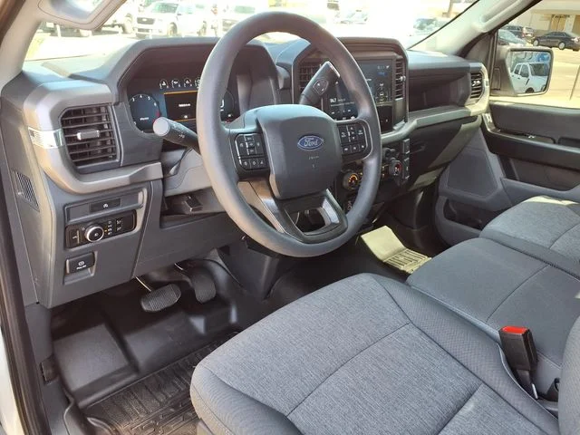 Certified Used 2025 Oxford White Ford XL image 4