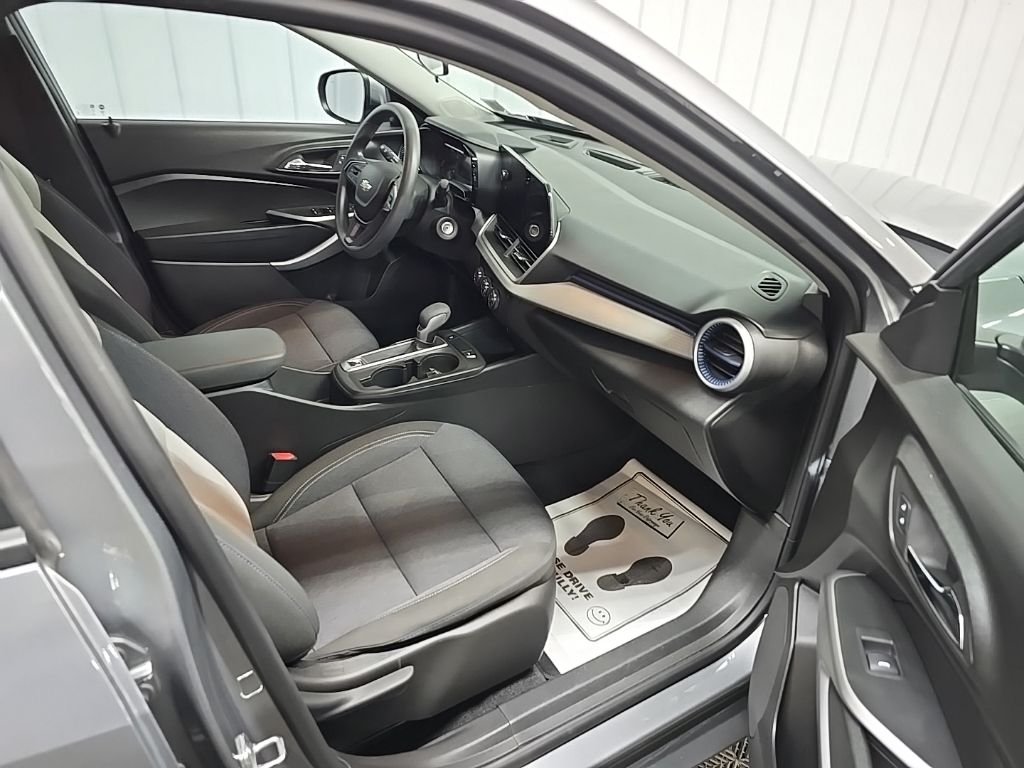 Used 2024 Gray Chevrolet LS image 17