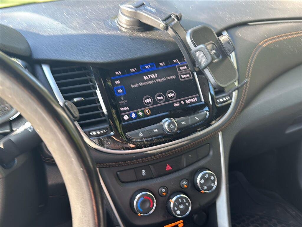 Used 2022 MOSAIC BLACK METALLIC Chevrolet LT image 3