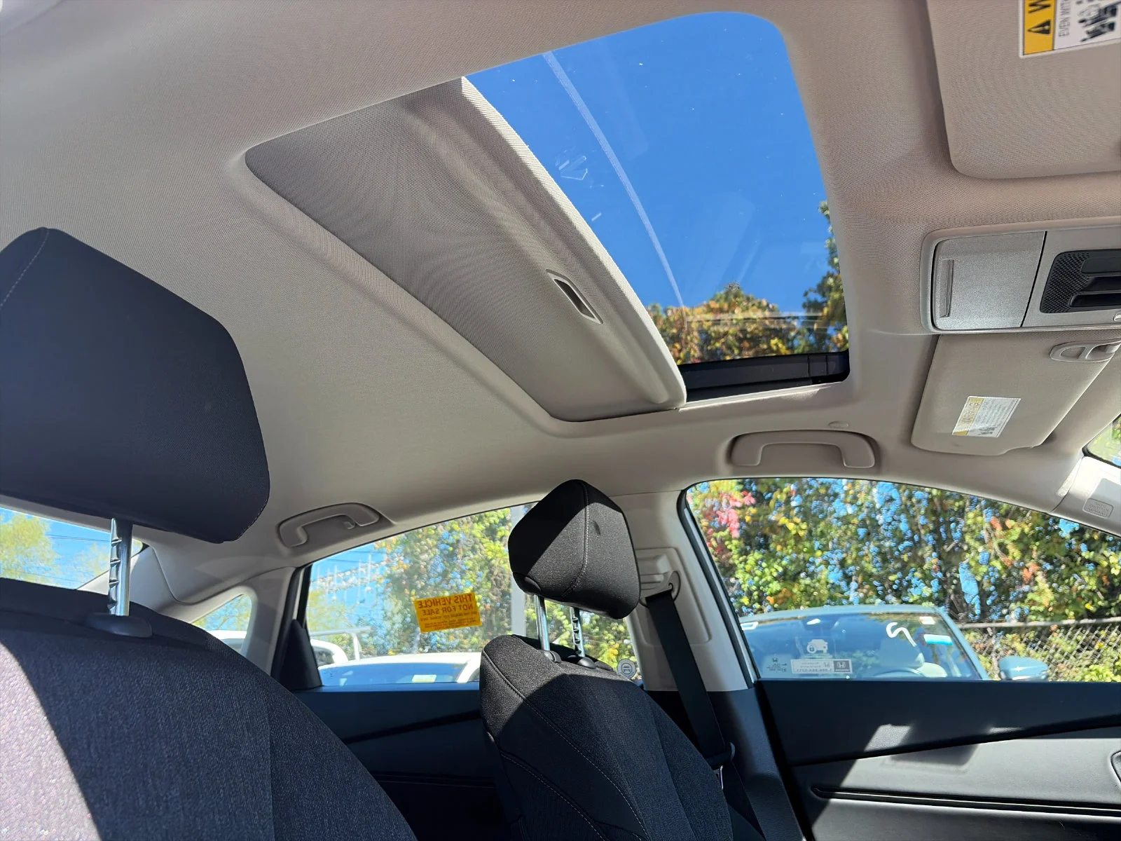 Used 2025 Silver Metallic Honda SE image 17