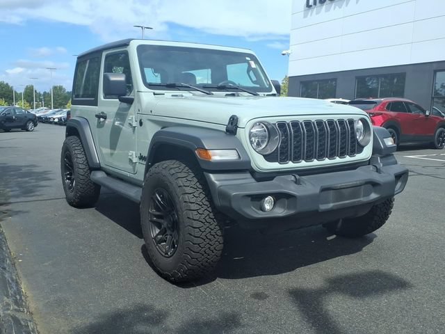 Used 2024 Gray Jeep Sport image 3