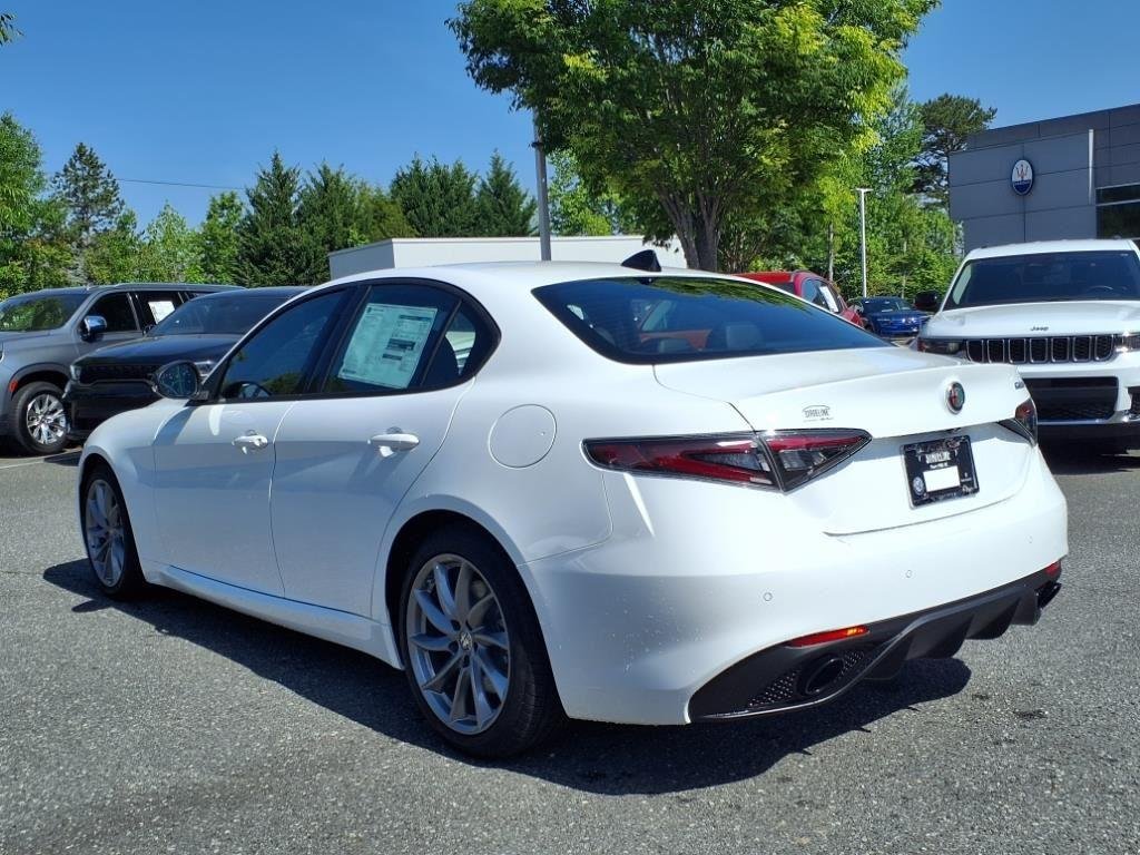 2025 Alfa Romeo Giulia Base - Photo 19