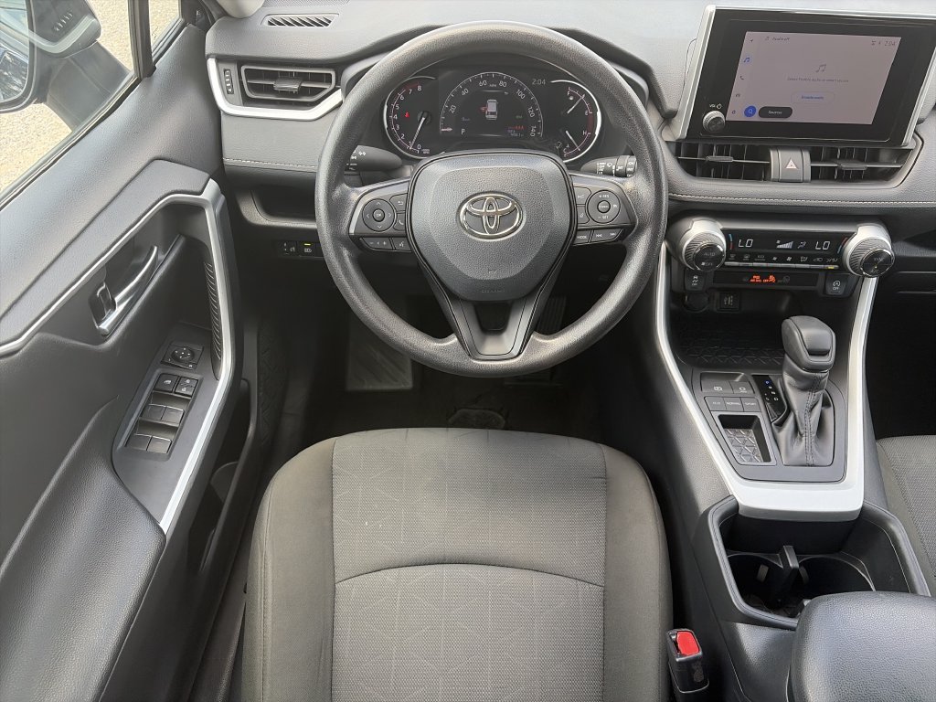 Used 2025  Toyota XLE image 14